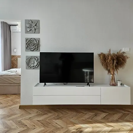 Lam Design Greenery Ac - Balcony Pressburg