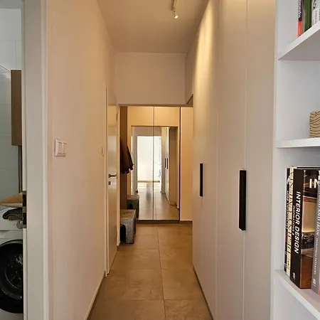 Lam Design Greenery Ac - Balcony Apartment *