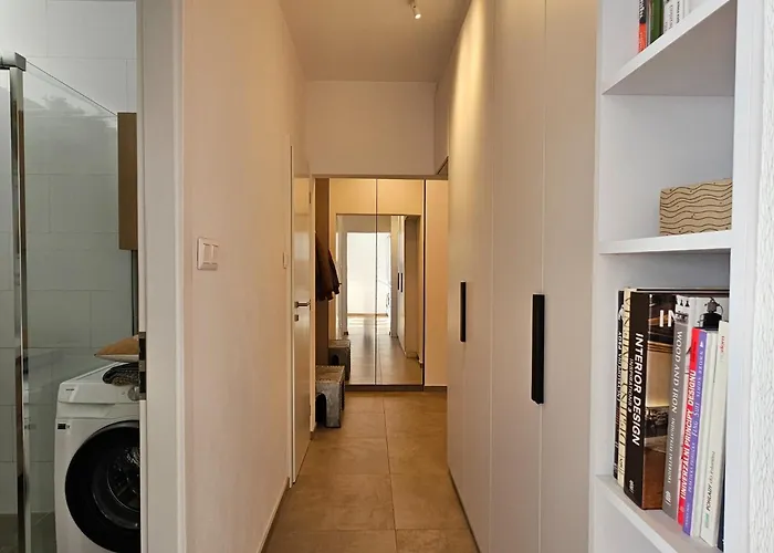 Lam Design Greenery Ac - Balcony Apartment *