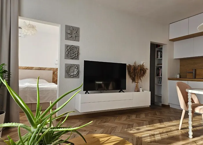 Lam Design Greenery Ac - Balcony Apartment *