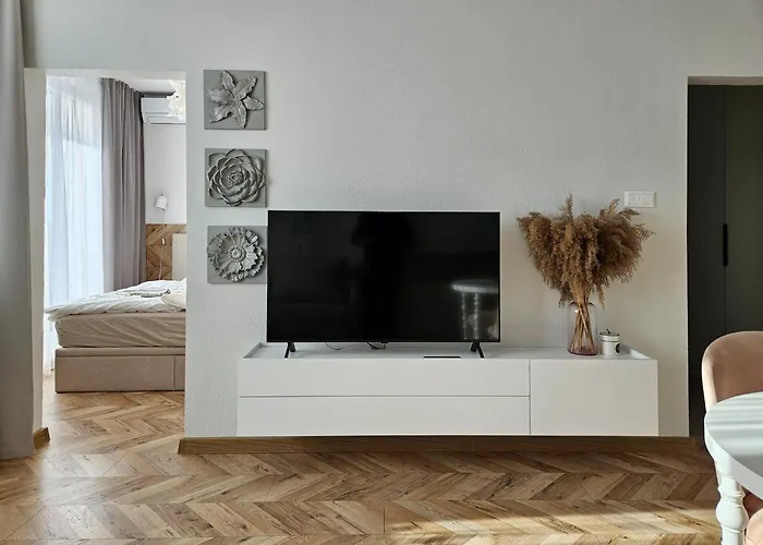 Lam Design Greenery Ac - Balcony Pozsony