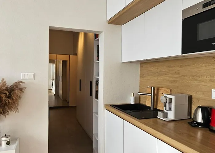 Lam Design Greenery Ac - Balcony * Pozsony